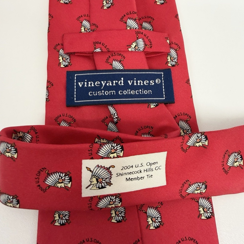 Vineyard Vines Men's Tie Shinnecock Hills 2004 Golf Red Silk 3.75" (W) x 58" (L)